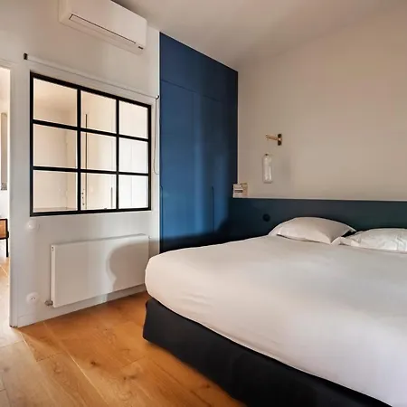 Apartment Veeve - Eiffel Exuberance *
